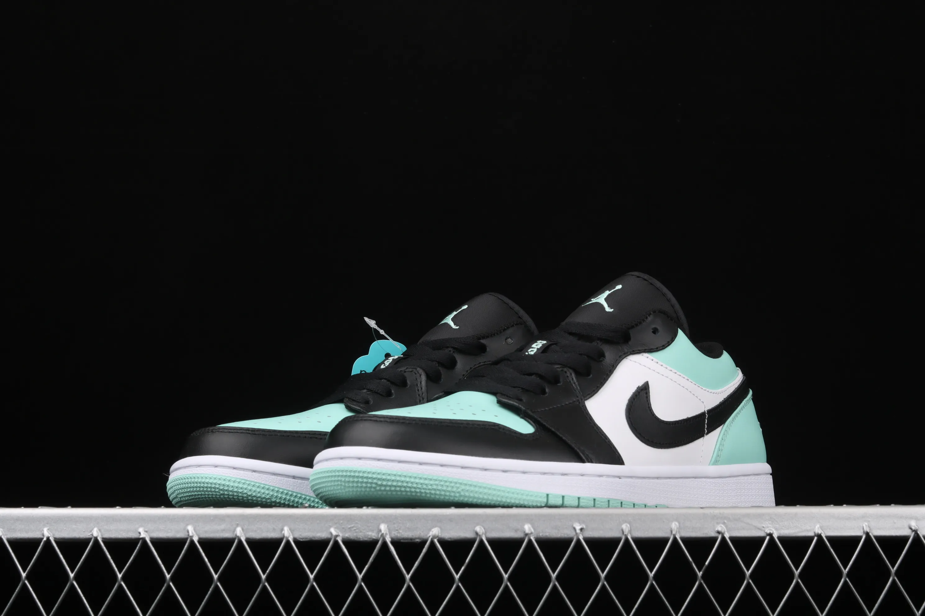 All categories Air Jordan Jordan series basketball shoes Air Jordan 1 Low New version Air Jordan 1 Low AJ1 Joe 1 low top leather cultural and leisure sports sneakers 553558-117
